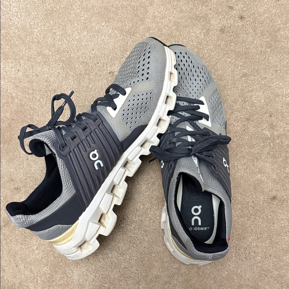 On Cloud Running Cloudswift Gray and White Athletic Sneakers size 9 women’s
